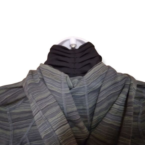 LULULEMON JACKET - Picture 11 of 16